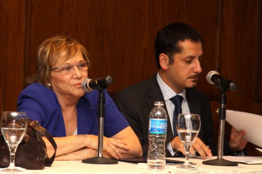 Lic. Ma. Cristina González  PRESIDENTA CORREO URUGUAYO Sr. Ricardo Norambuena GERENTE DE NEGOCIOS INTERNACIONALES DE CORREOS CHILE